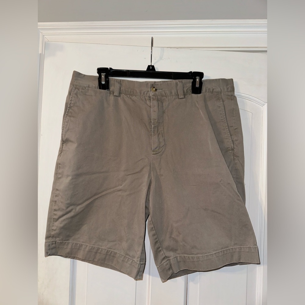 Polo Ralph Lauren Men’s 9” Classic Fit Size 35 Khaki/ Grey Shorts